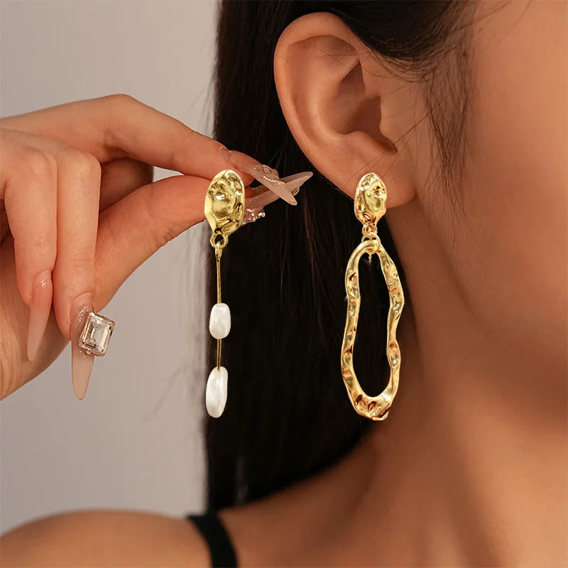 Boucles d'Oreilles Perles  Asymétriques – Plaqué Or 14K