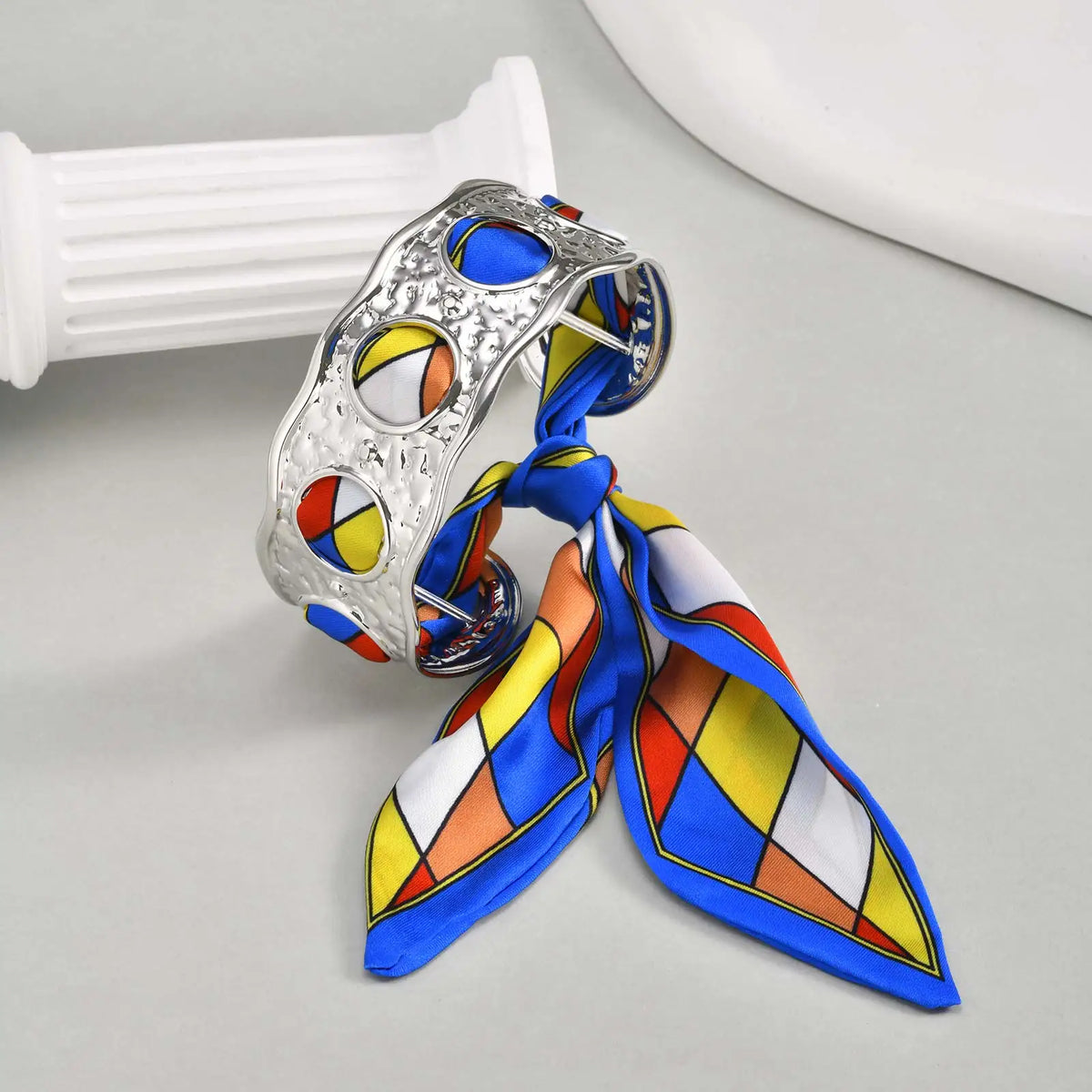 Bracelet Manchette Luxe Foulard en Soie — Acier Inoxydable Or & Argent