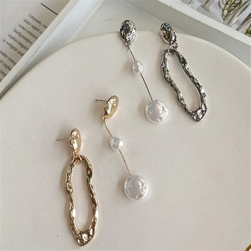 Boucles d'Oreilles Perles  Asymétriques – Plaqué Or 14K
