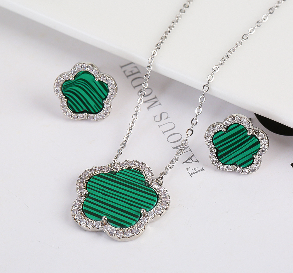 Ensemble de Colliers & Boucles d'oreilles  Fleurs