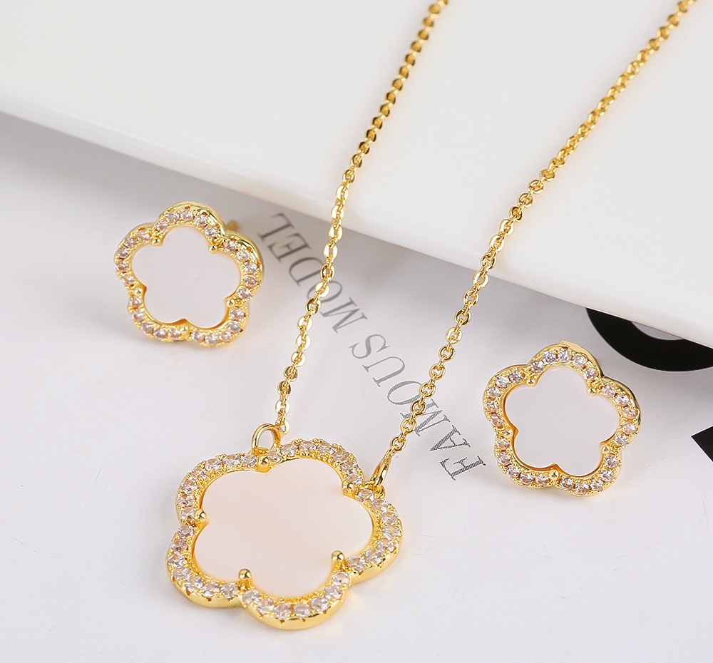 Ensemble de Colliers & Boucles d'oreilles  Fleurs