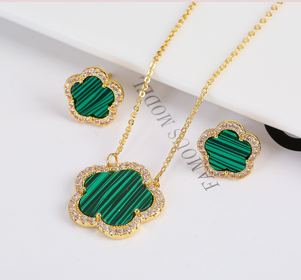 Ensemble de Colliers & Boucles d'oreilles  Fleurs
